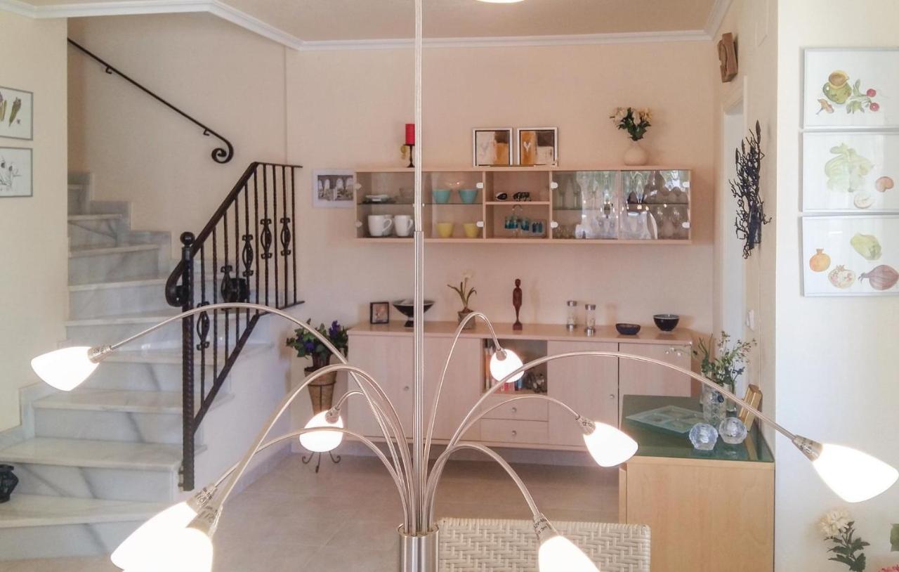 Cozy Home In Orihuela Costa With Kitchen Dehesa de Campoamor  Kültér fotó